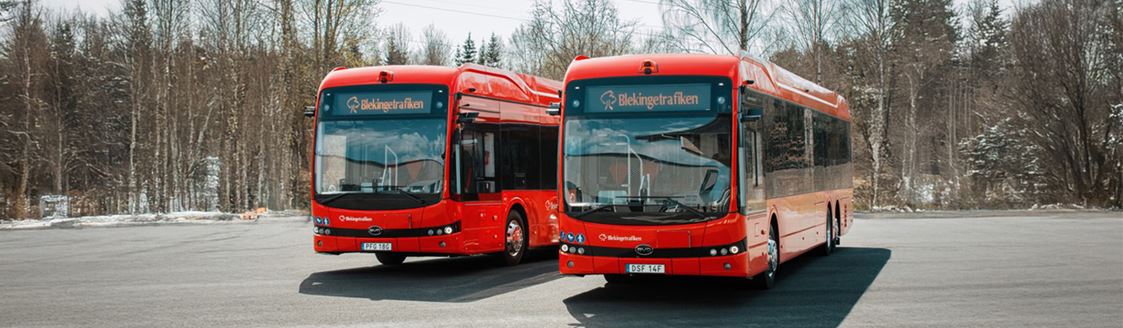 Två av Blekingetrafikens nya bussar.