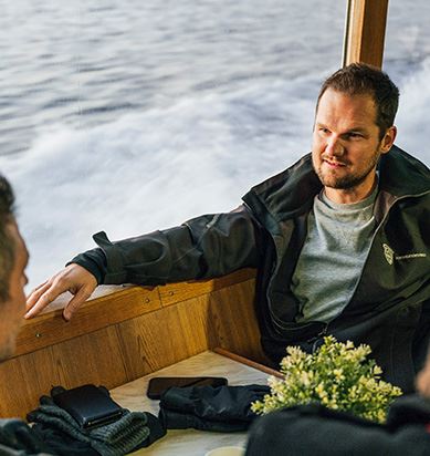 Pendlare på båt i skärgården.